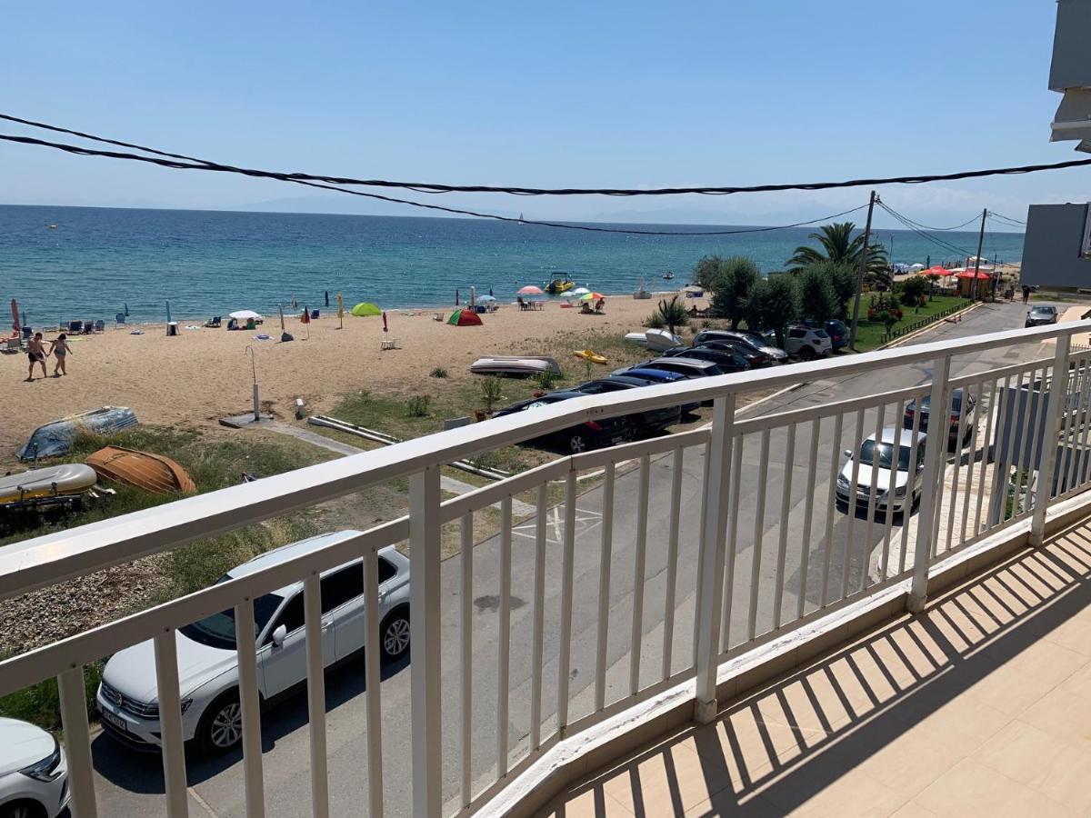 "Breeze" Front To The Sea - Hakidiki Villa ฟิออยิตา ภายนอก รูปภาพ