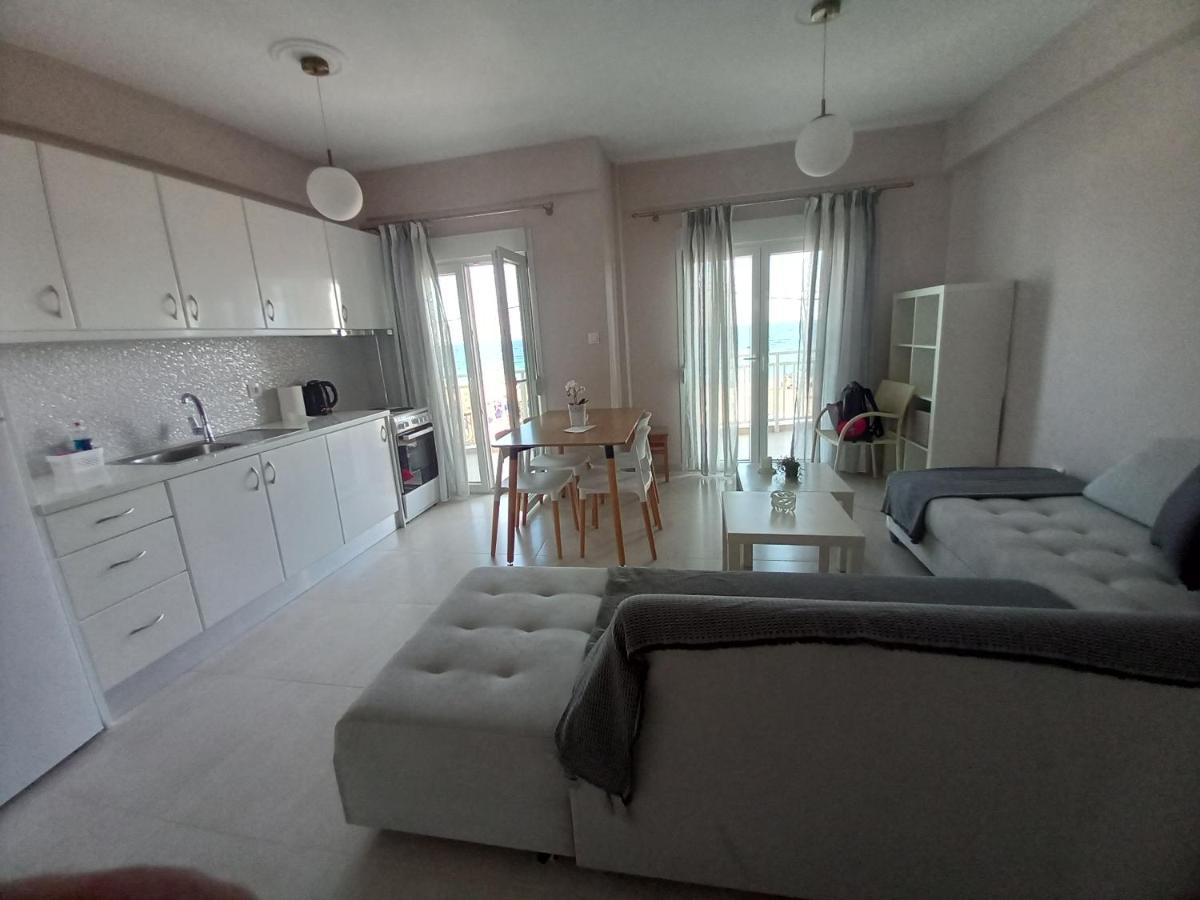 "Breeze" Front To The Sea - Hakidiki Villa ฟิออยิตา ภายนอก รูปภาพ